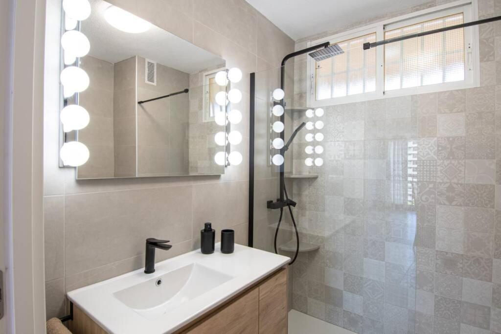 Apartamento Entero A 1 Minuto De La Playa Benidorm Exteriör bild